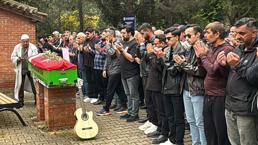 Cenaze töreninde duygusal anlar! Şarkıcı Rıza Tamer son yolculuğuna uğurlandı