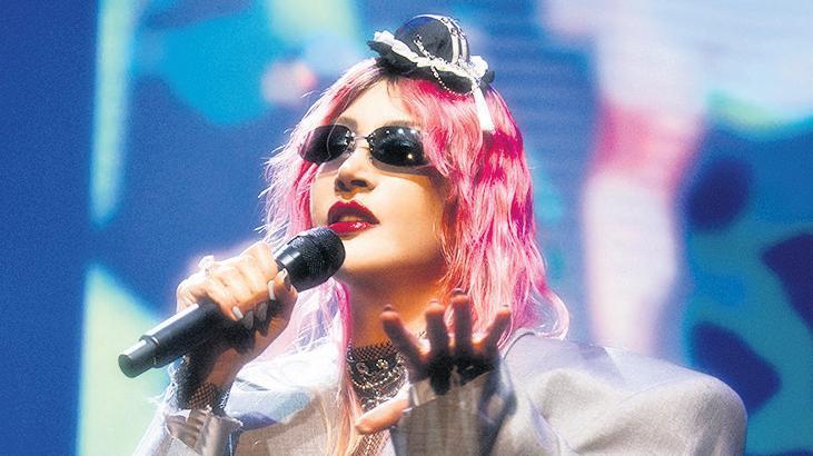 Hande’den tavsiye: İki bakışa kanmayın!