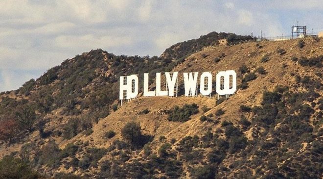 Hollywood ayağa kalktı! 1400’den fazla isim dev birleşmeye isyan etti