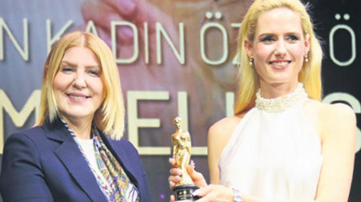 Lider kadınlar ödüllendirildi