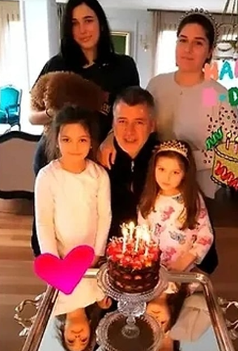 Toplusoy ailesinin acı günü: Selin Toplusoy son yolculuğuna uğurlandı Anne cenazede baygınlık geçirdi