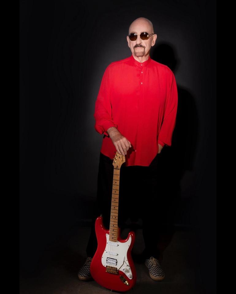 Traffic grubunun yıldızıydı: En sevdiği koltuğunda huzur içinde hayata veda etti