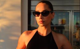 4.kez Cannes Film Festivali’nde yer alan Özge Özacar, bu yıl da zarafeti ve doğal şıklığıyla dikkat çekti.