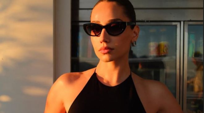 4.kez Cannes Film Festivali’nde yer alan Özge Özacar, bu yıl da zarafeti ve doğal şıklığıyla dikkat çekti.