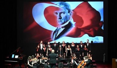 19 Mayıs şarkılarla taçlandı