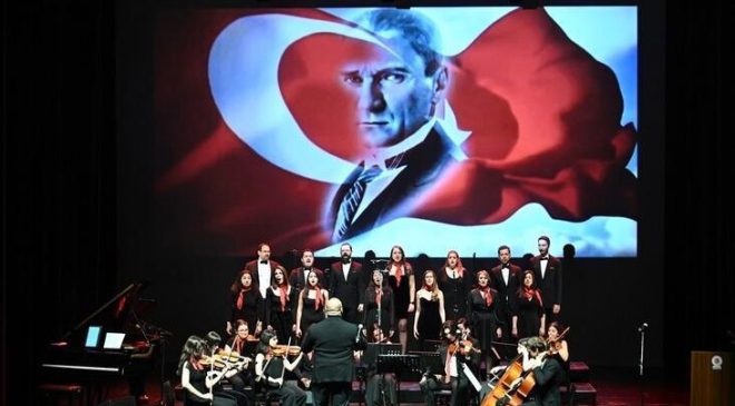 19 Mayıs şarkılarla taçlandı