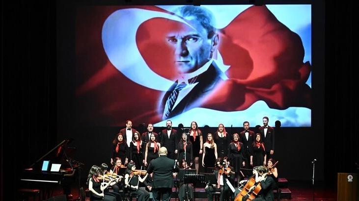 19 Mayıs şarkılarla taçlandı