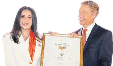 Kraliyet Nişanı takdim edildi