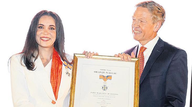 Kraliyet Nişanı takdim edildi