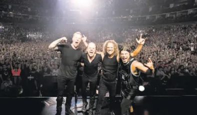 Metallica üyeleri Kirk Hammett ve Robert Trujillo, Türkiye'ye geldi! 'İlhamlar topluyoruz'