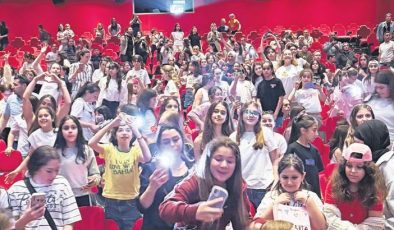 Seyirciye sürpriz yaptılar
