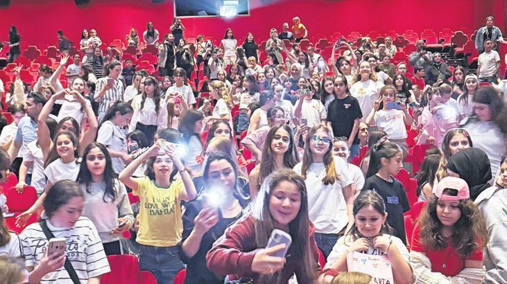 Seyirciye sürpriz yaptılar