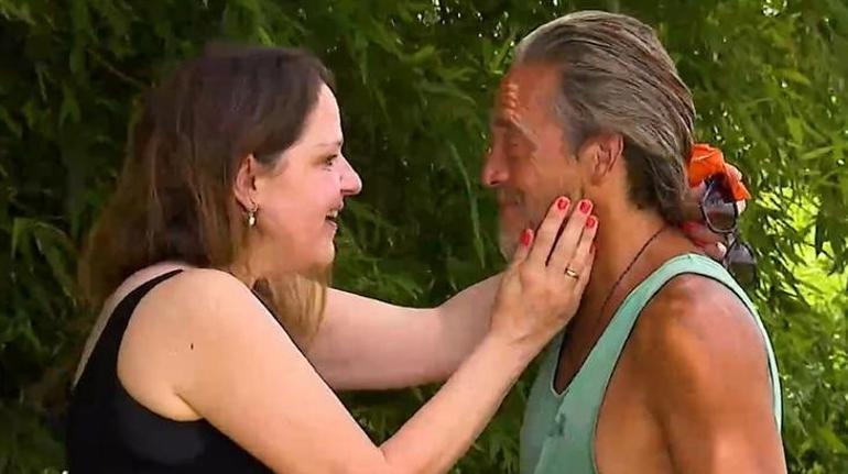 Survivorda duygusal anlar Ünlüler takımı aylar sonra sevdiklerine kavuştu