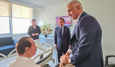 Bakan Ersoy'dan İbrahim Tatlıses'e geçmiş olsun ziyareti