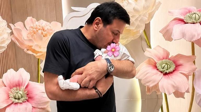 Davut Güloğlu dede oldu İşte torunu Mihra ile ilk karesi