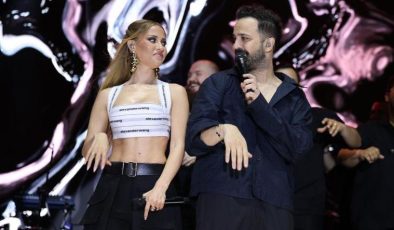 Derya Uluğ Tarsus'ta konser verdi: Sahnede evlilik teklifi