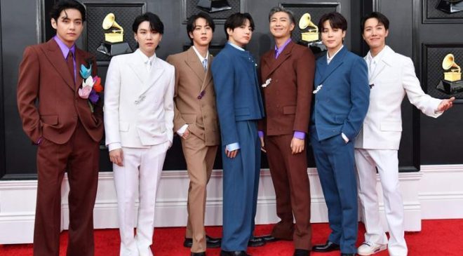 Dünyaca ünlü K-pop grubu BTS'in başı takıntılı hayranyla belada!'133 kere çalmış'