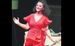 ‘Kara Kız’ yaz turnesine çıkıyor!