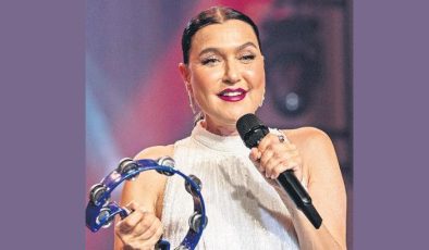 Her telden söyledi