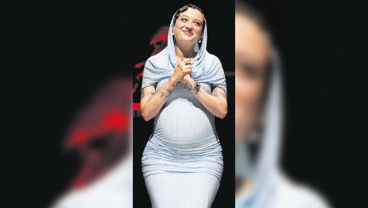 Hız kesmeden konserlere devam