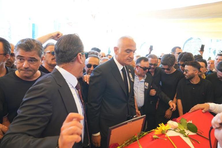 Kadir İnanır son yolculuğuna uğurlandı... Bakan Ersoy: İkinci bir Kadir İnanır olmayacak
