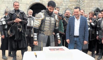 Sette sürpriz kutlama!