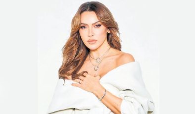 Üç dilde anlattı