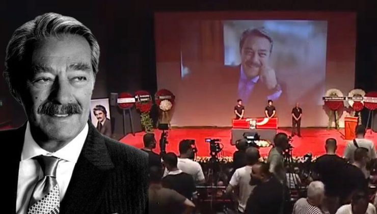 Yeşilçam'ın usta ismi Kadir İnanır son yolculuğuna uğurlandı! Muhsin Ertuğrul Sahnesi'nde duygusal anlar