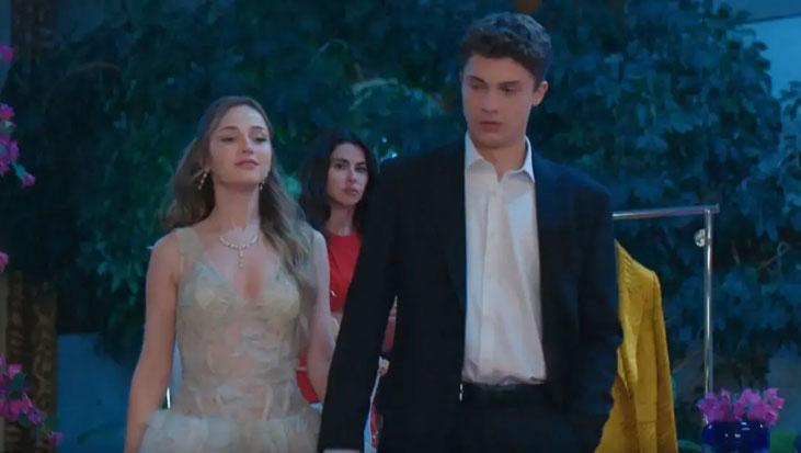 ‘Daha 17’de ‘Toz Pembe’ aşk oyunu