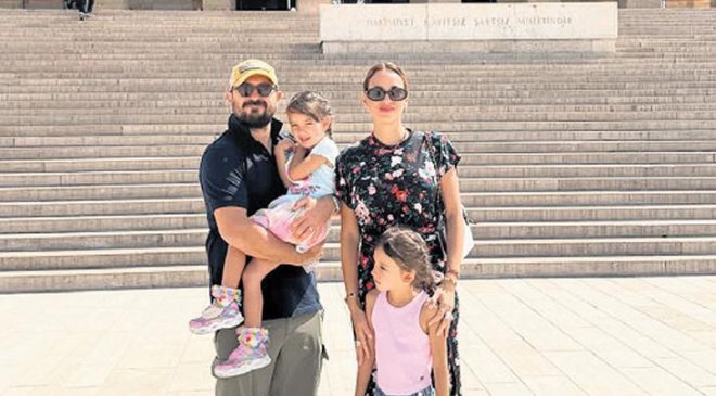 Seda Bakan ailesiyle Anıtkabir’e gitti