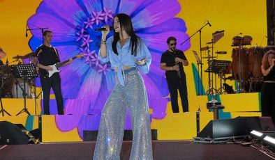 Van'da Simge Sağın rüzgârı! ‘Aşkın Olayım’la festival alanı sallandı